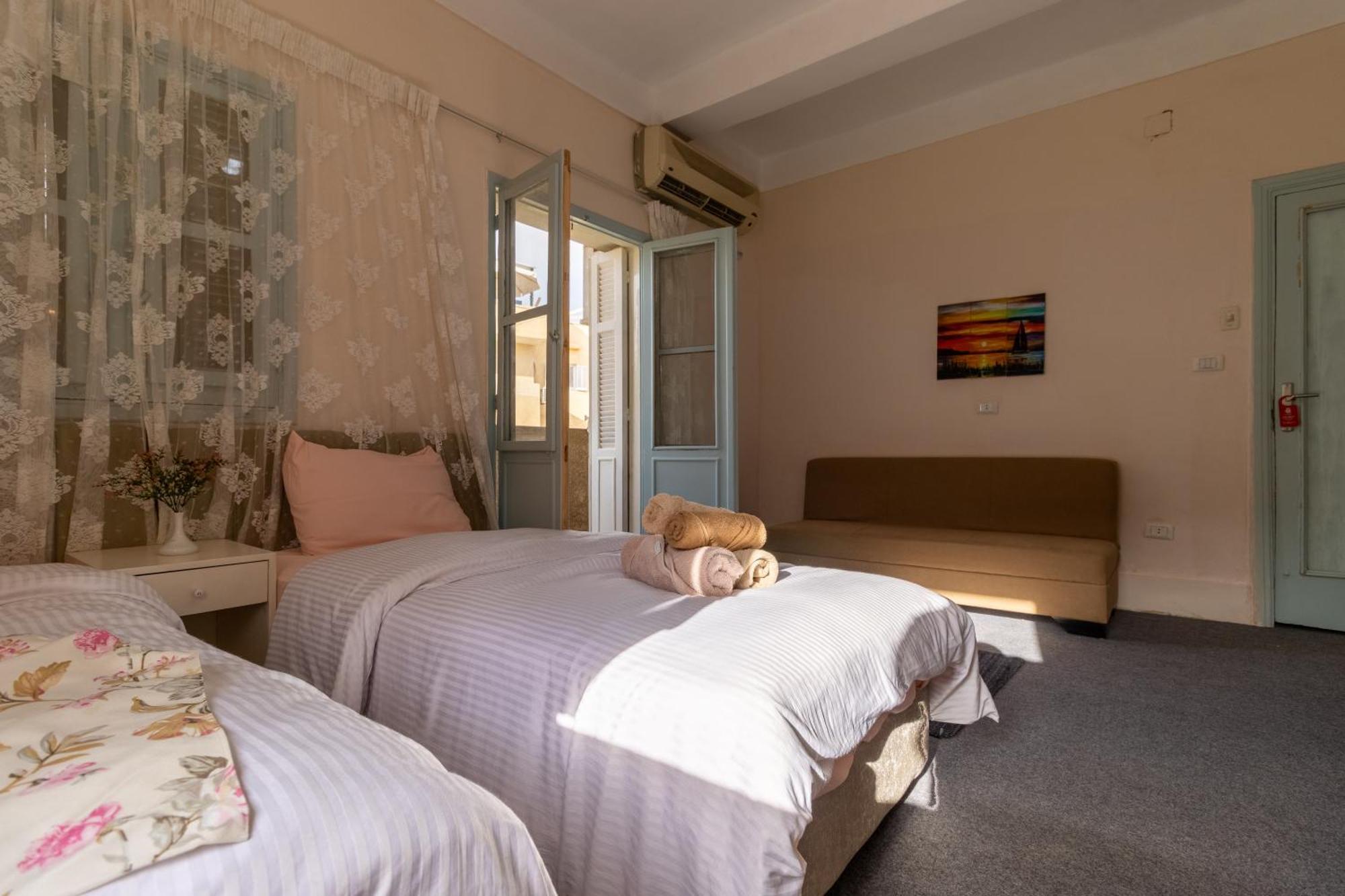 The Grand Pyramids View Hotel Kafrat al Jabal Room photo