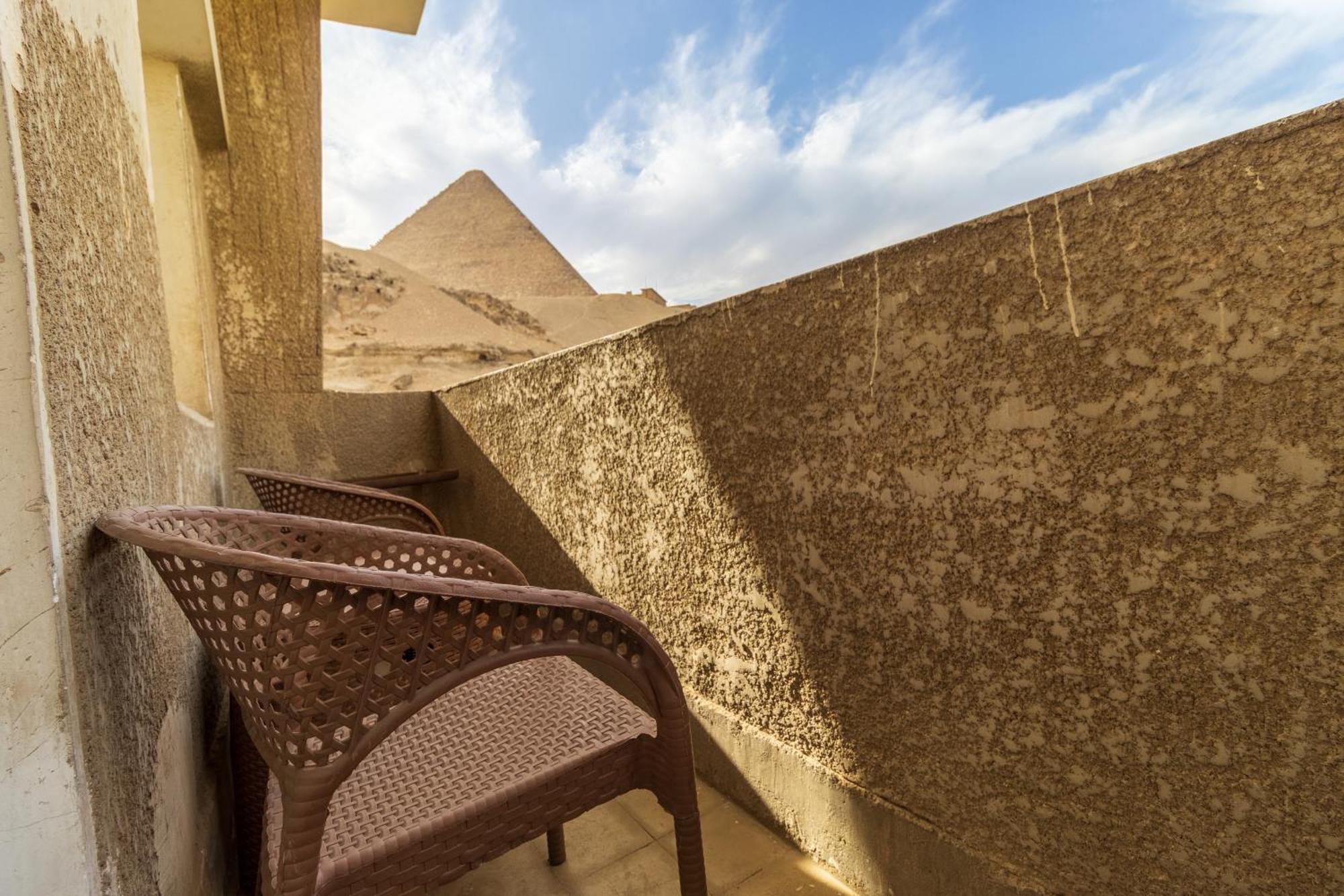 The Grand Pyramids View Hotel Kafrat al Jabal Room photo