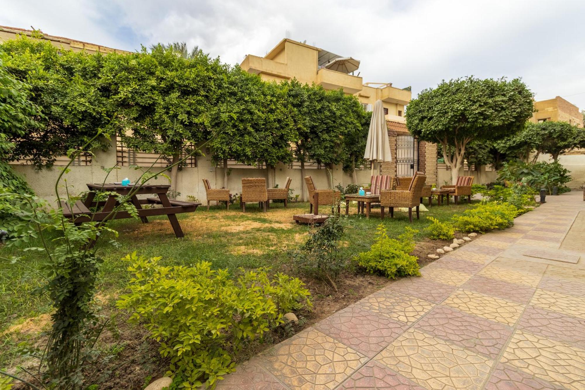 The Grand Pyramids View Hotel Kafrat al Jabal Exterior photo